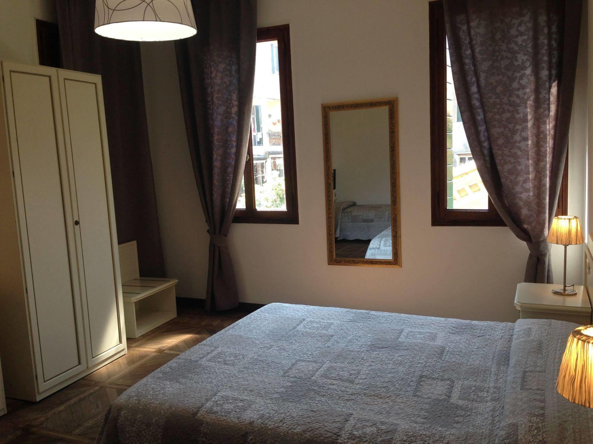 Guest House Loredana Венеция Екстериор снимка